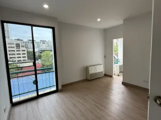 For rent 3 bedrooms house in Watthana, Bangkok