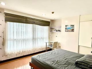 For rent 2 bedrooms condo in Huai Khwang, Bangkok