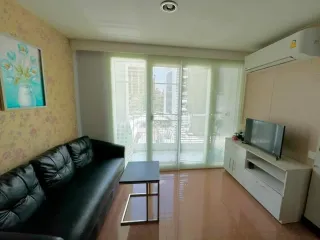 For rent 2 bedrooms condo in Huai Khwang, Bangkok