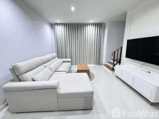 Reihenhaus zur Miete mit 3 Zimmer in Saphan Sung, Bangkok