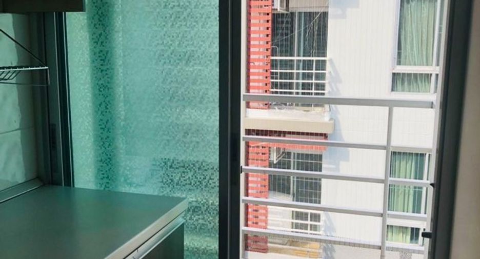 For rent 1 bed condo in Phaya Thai, Bangkok