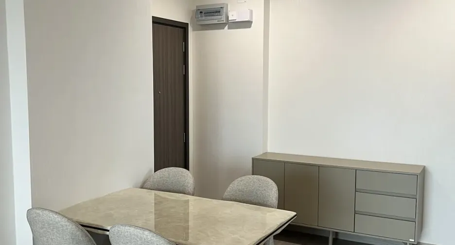For rent 2 bedrooms condo in Bang Rak, Bangkok