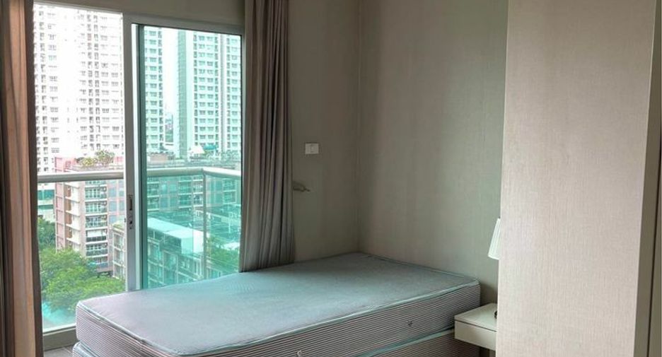 For rent 3 bedrooms condo in Huai Khwang, Bangkok