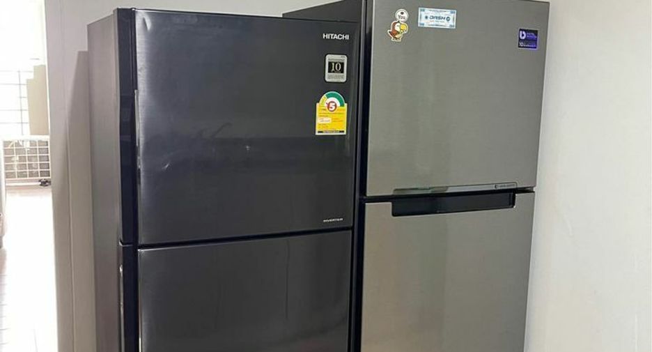 For rent 3 bedrooms condo in Huai Khwang, Bangkok