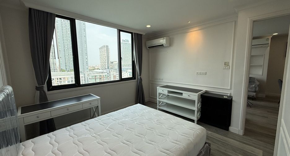 For rent 3 bedrooms condo in Phra Khanong, Bangkok