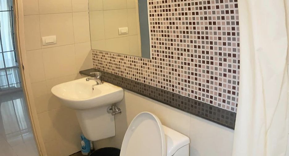For rent 2 bedrooms condo in Pathum Wan, Bangkok