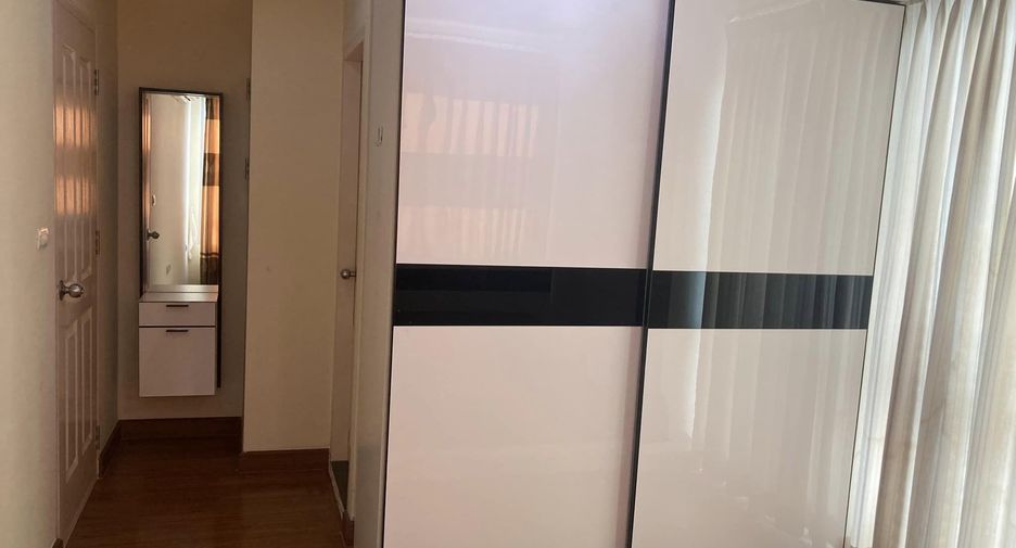 For rent 2 bedrooms condo in Pathum Wan, Bangkok