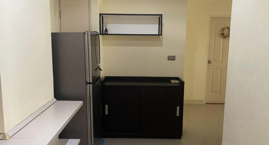 For rent 2 bedrooms condo in Pathum Wan, Bangkok