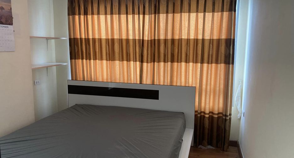 For rent 2 bedrooms condo in Pathum Wan, Bangkok