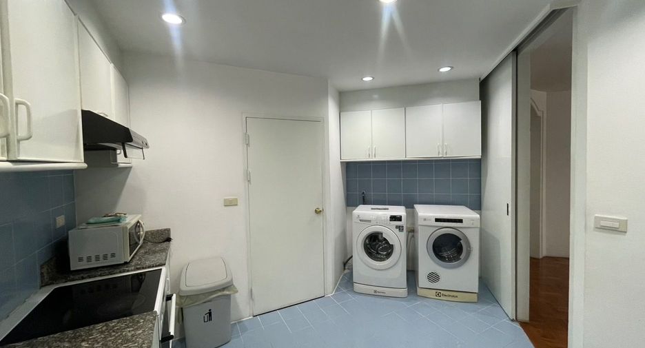 For rent 3 bedrooms condo in Sathon, Bangkok