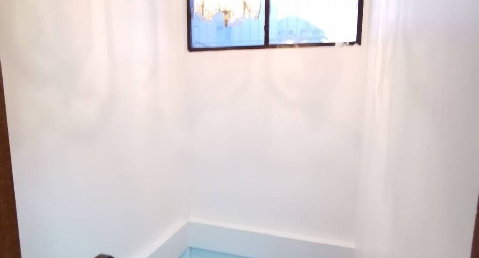 For rent 2 bedrooms house in Huai Khwang, Bangkok