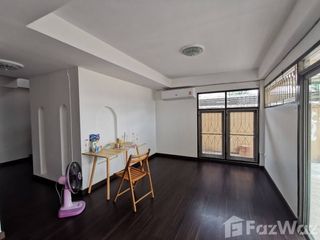 For rent 2 bedrooms house in Huai Khwang, Bangkok