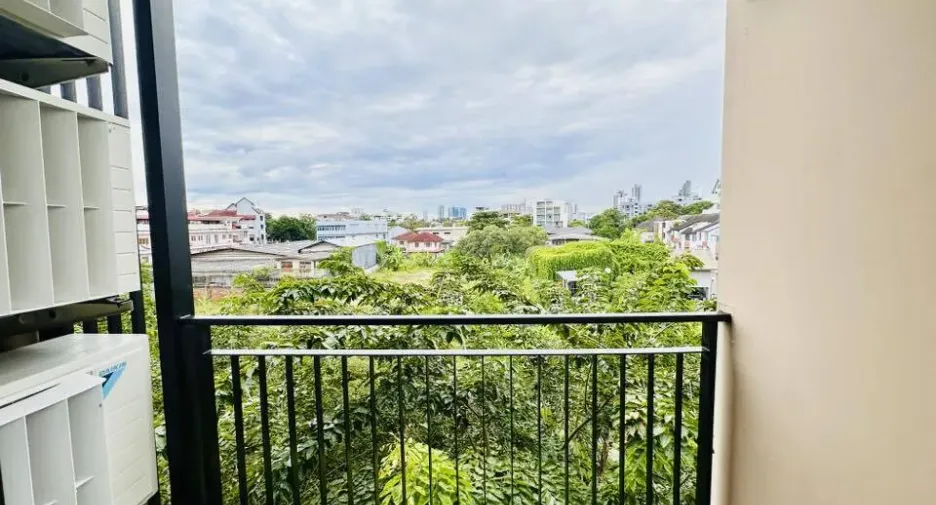For rent 2 bedrooms condo in Yan Nawa, Bangkok