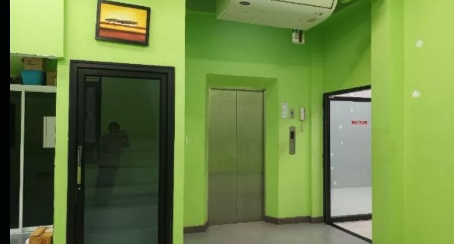 For rent 3 bedrooms office in Watthana, Bangkok