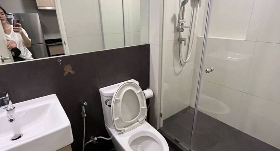 For rent 2 bedrooms condo in Phra Khanong, Bangkok