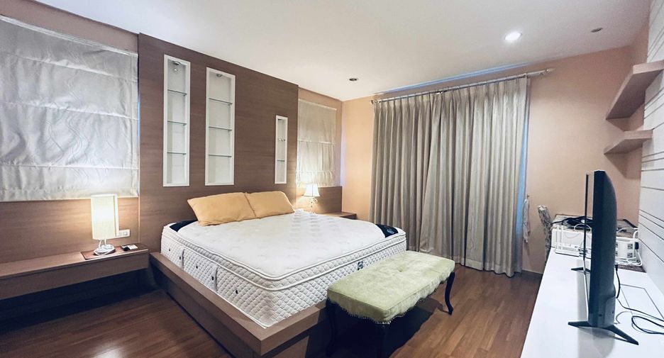 For rent 3 bedrooms house in Lat Krabang, Bangkok