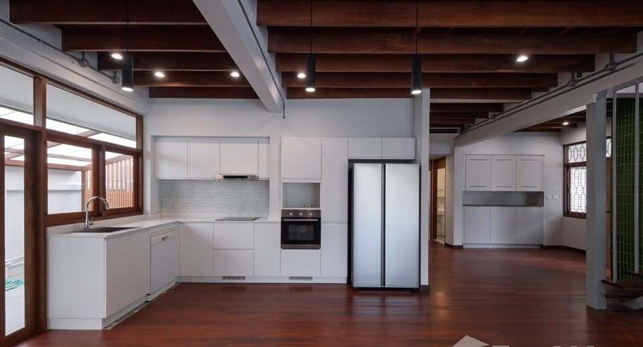 Casa en alquiler de 4 habitaciones en Watthana, Bangkok