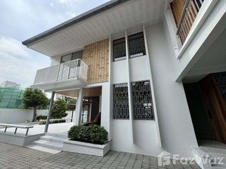 Casa en alquiler de 4 habitaciones en Watthana, Bangkok