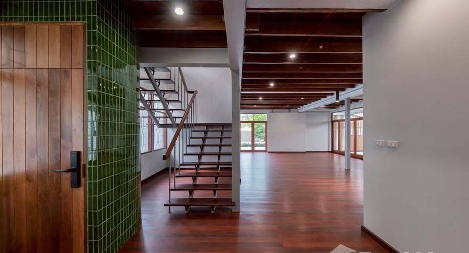 Casa en alquiler de 4 habitaciones en Watthana, Bangkok