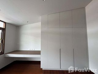 Casa en alquiler de 4 habitaciones en Watthana, Bangkok
