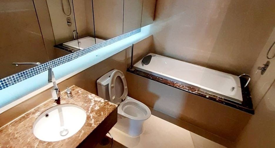 For rent 2 bedrooms condo in Khlong Toei, Bangkok
