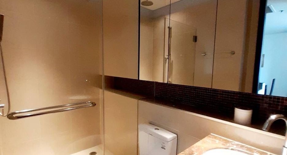 For rent 2 bedrooms condo in Khlong Toei, Bangkok