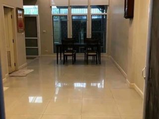 For rent 4 bedrooms townhouse in Bang Na, Bangkok