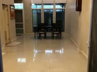 For rent 4 bedrooms townhouse in Bang Na, Bangkok
