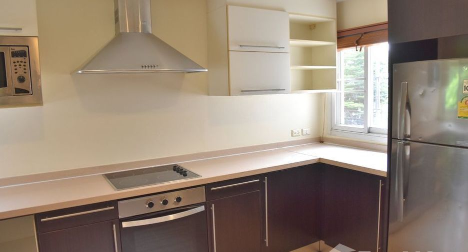 For rent 3 bedrooms condo in Sathon, Bangkok
