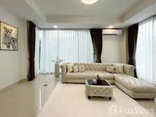 For rent 5 bedrooms house in Huai Khwang, Bangkok