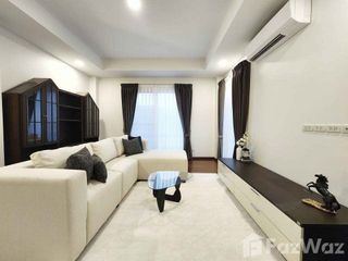 For rent 5 bedrooms house in Huai Khwang, Bangkok