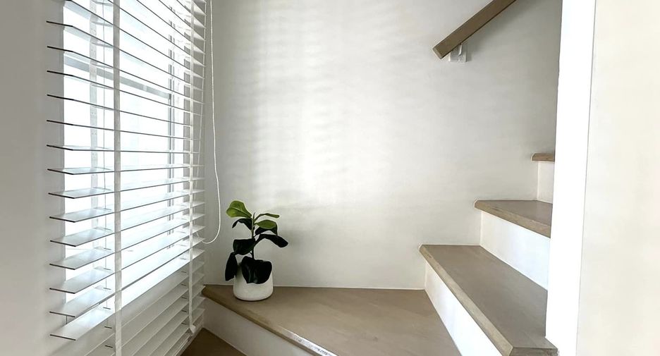 For rent 3 bedrooms townhouse in Bang Phli, Samut Prakan