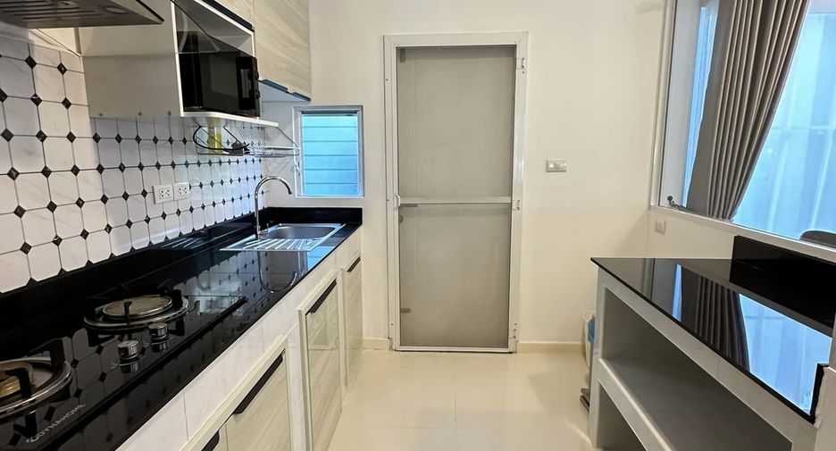 For rent 3 bedrooms townhouse in Bang Phli, Samut Prakan
