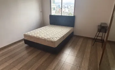 Condo en alquiler de 1 habitaciones en Yan Nawa, Bangkok