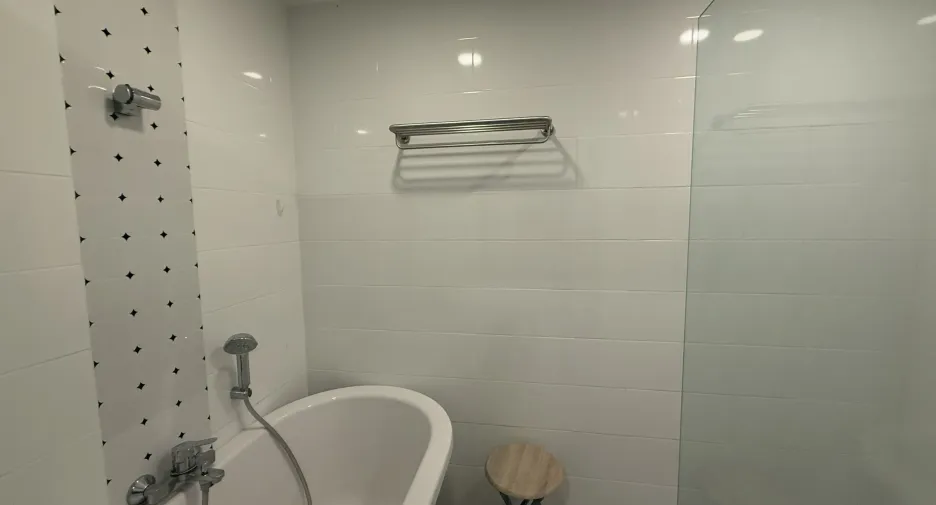 For rent 3 bedrooms condo in Phra Khanong, Bangkok