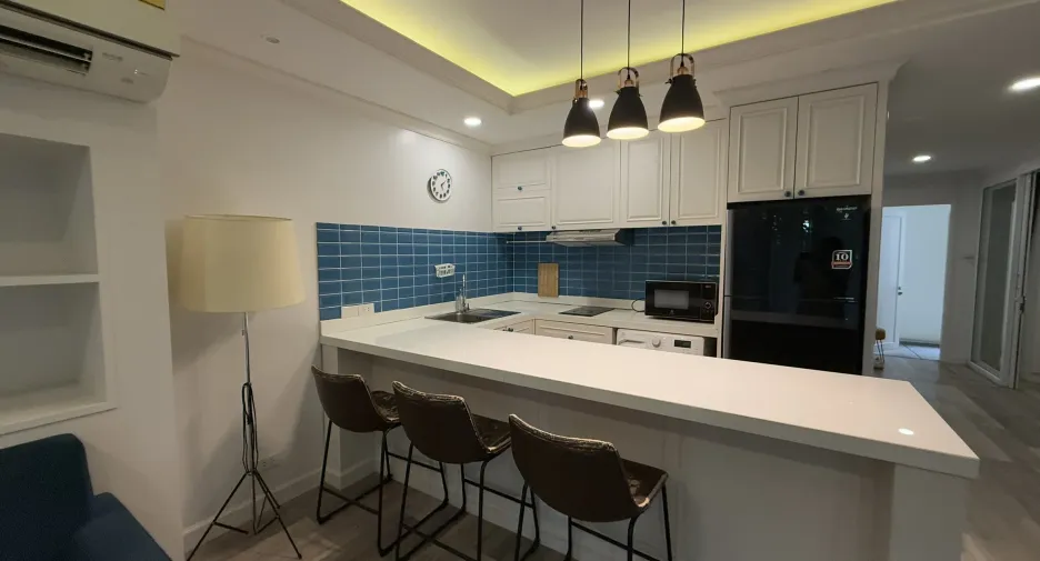 For rent 3 bedrooms condo in Phra Khanong, Bangkok