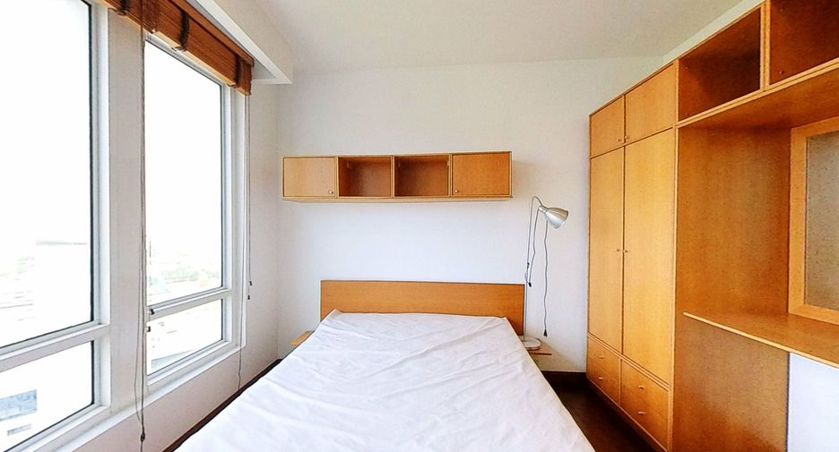 For rent 2 bedrooms condo in Pathum Wan, Bangkok