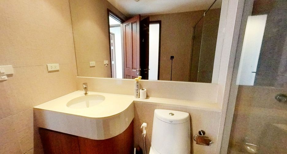 For rent 2 bedrooms condo in Pathum Wan, Bangkok
