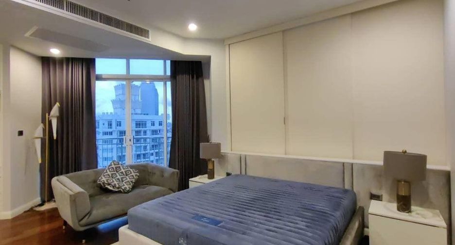 Wohnung zur Miete mit 4 Zimmer in Huai Khwang, Bangkok