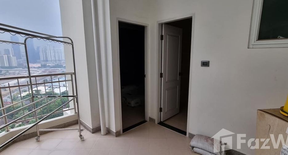 Wohnung zur Miete mit 4 Zimmer in Huai Khwang, Bangkok