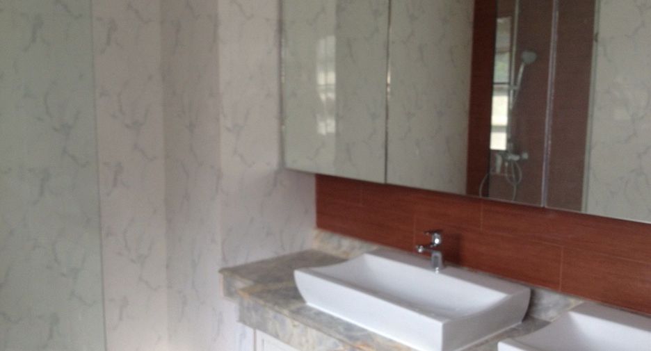 Reihenhaus zur Miete mit 3 Zimmer in Watthana, Bangkok