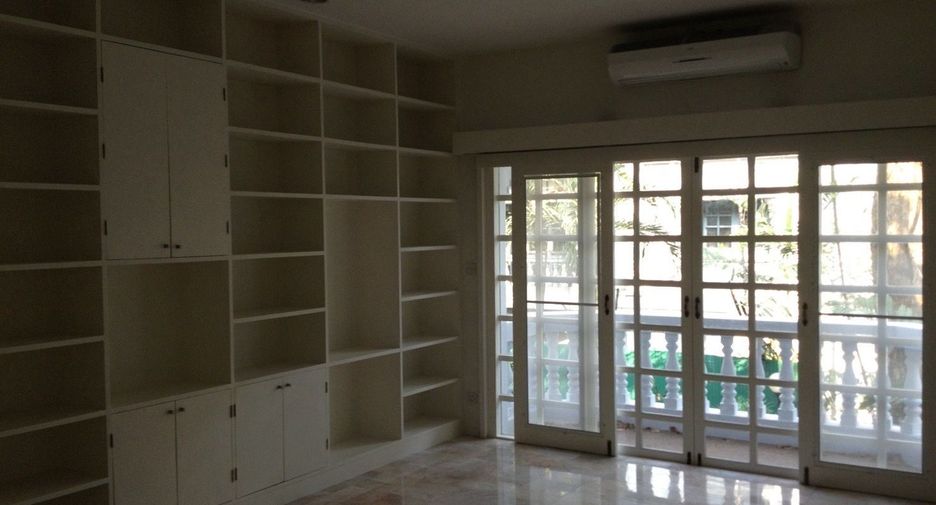 Reihenhaus zur Miete mit 3 Zimmer in Watthana, Bangkok