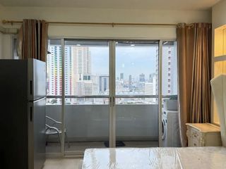 À louer studio condo à Pathum Wan, Bangkok