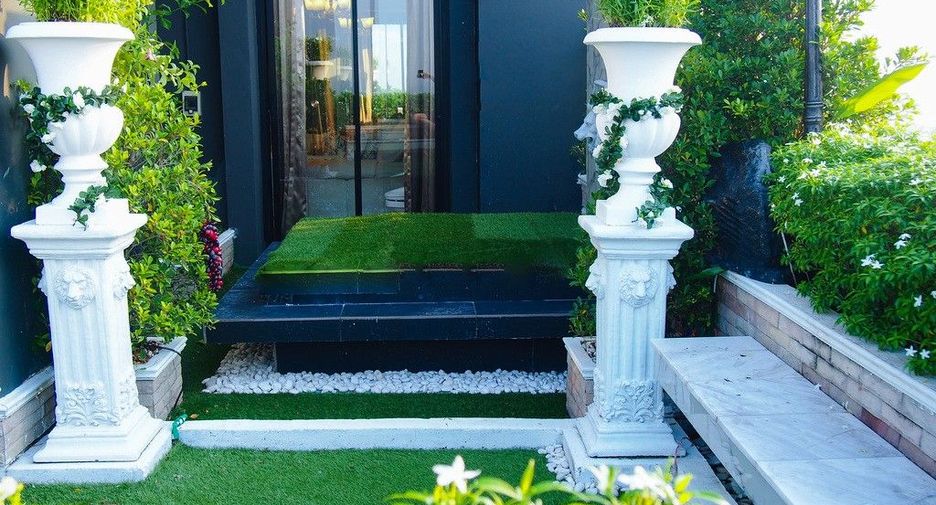 For rent 4 bedrooms condo in Watthana, Bangkok