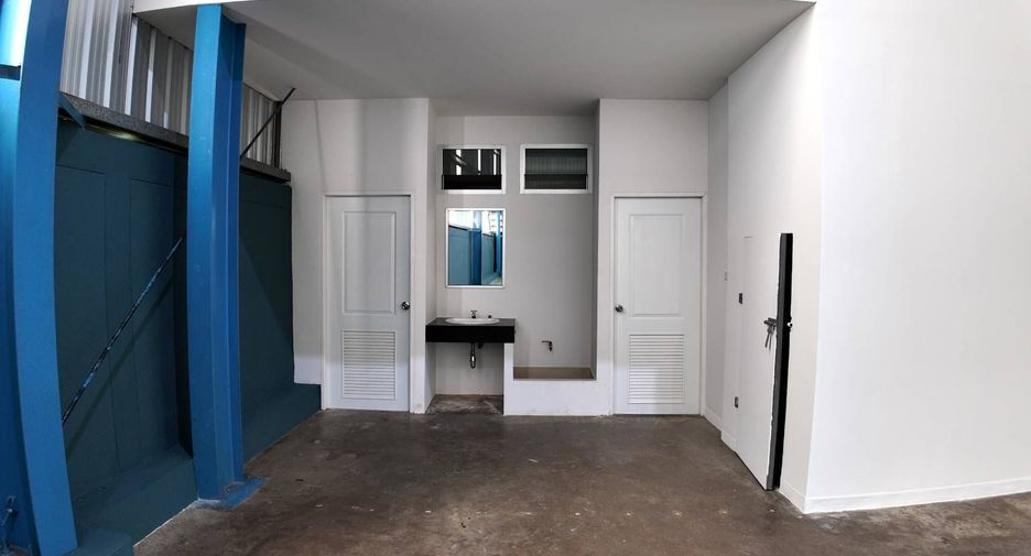 For rent studio house in Bang Na, Bangkok
