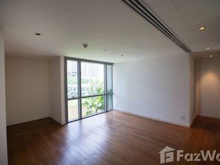 For rent 3 bedrooms condo in Yan Nawa, Bangkok