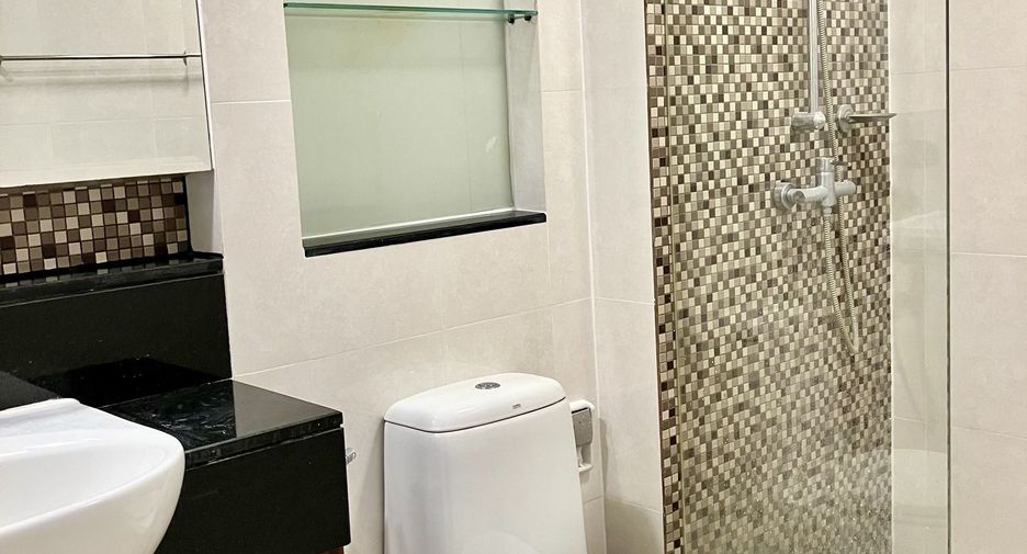 For rent studio condo in Phaya Thai, Bangkok