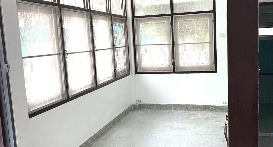 出租 3 卧室 独立屋 在 Din Daeng, 曼谷