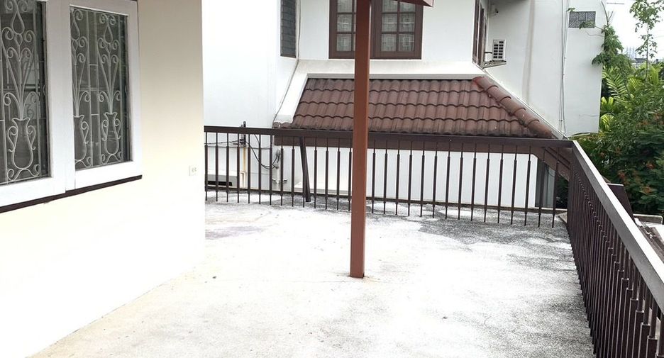 出租 3 卧室 独立屋 在 Din Daeng, 曼谷