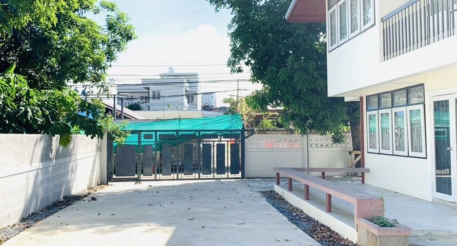 出租 3 卧室 独立屋 在 Din Daeng, 曼谷